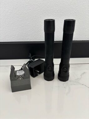 Streamlight Stinger Black Flashlight Set with Fast Charger NM.